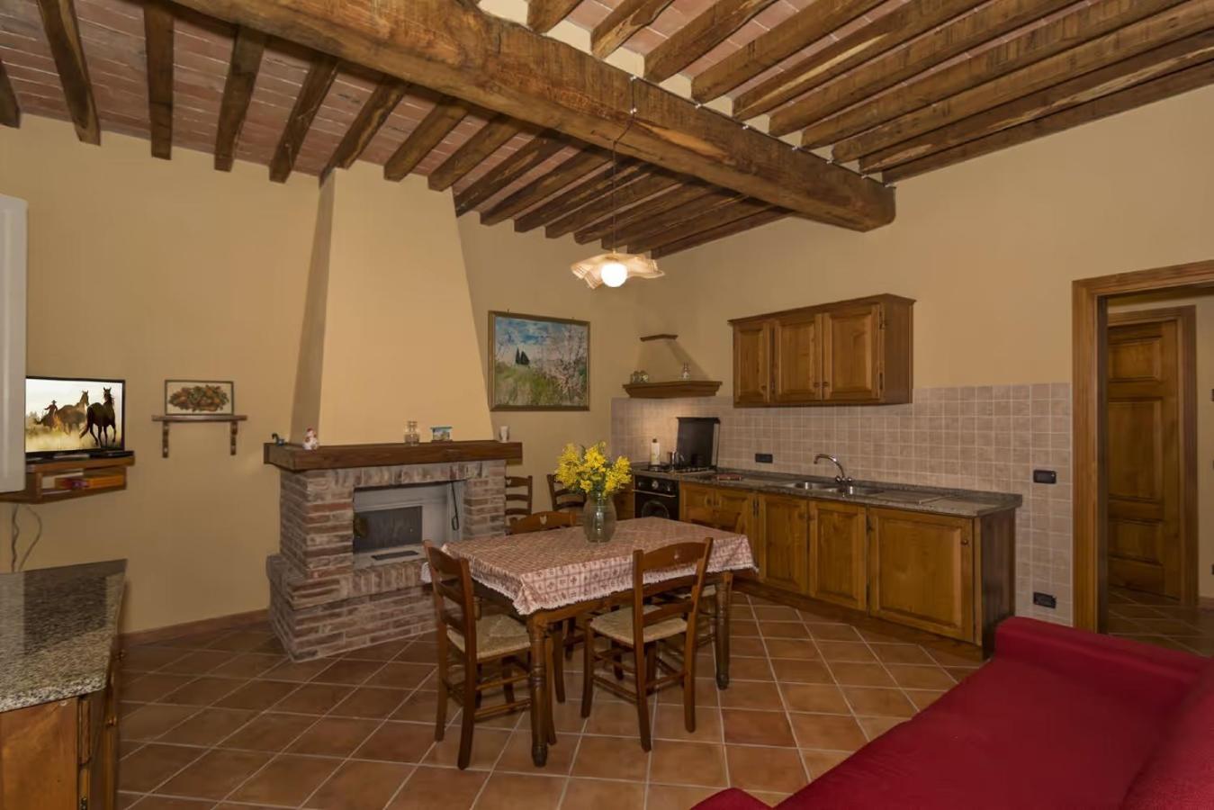 לוקה Fattoria Agriturismo Bigongiari מראה חיצוני תמונה